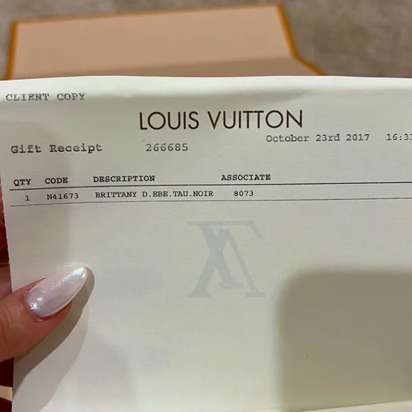 Louis Vuitton purse - Picture 12 of 12